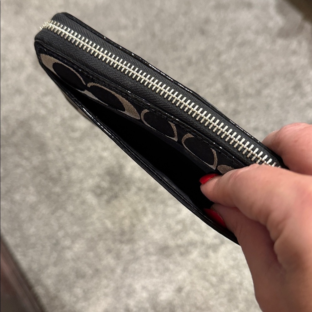 Coach Black and Tan Signature Wallet zip around clutch designer wristlet - Picture 4 of 7